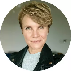 akseli herlevi sanna mämmi - TV journalist