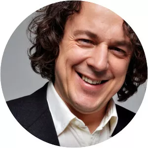 Alan Davies AprèsSki