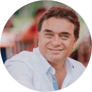 Alberto Vertiz - Natalie Vértiz's father