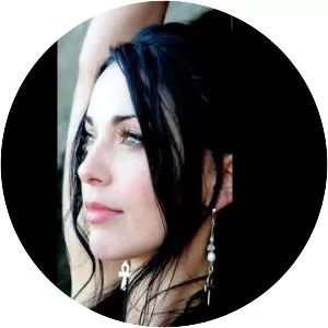 Aleah Stanbridge - Singer