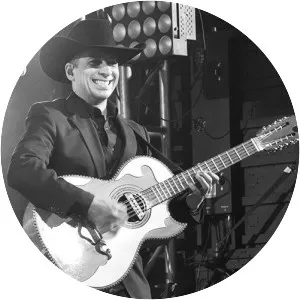 Alejandro Gulmar - Musician