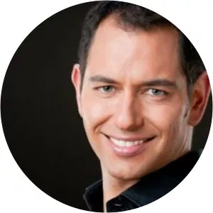 Alejandro Peniche photograph