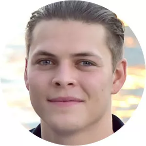 Alex Høgh Andersen - Danish actor