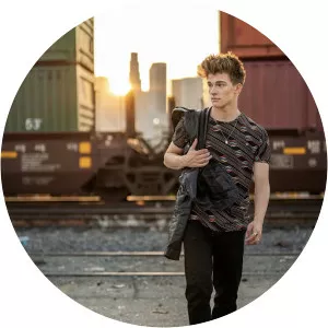 Alex Sampson - Singer