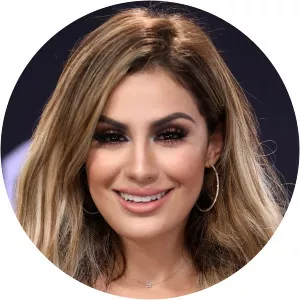 Alexa Dellanos photograph