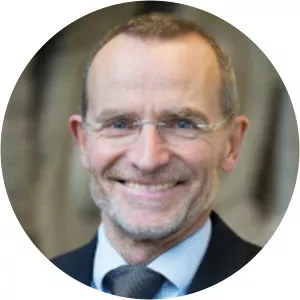 Alexander Bassen - Economist