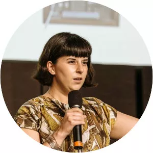 Alexandra DeschampsSonsino