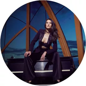 Alexandra Pakzad - Bijan's daughter