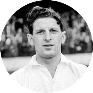 Alf Ringstead - Football player