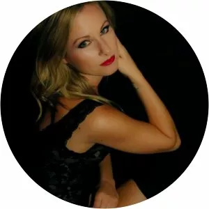 Alice Mogg - Jinxx's wife