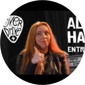 Aline Happ - Musical artist