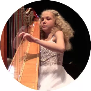 Alisa Sadikova - Harpist