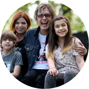 Alison Petersson - Tom Petersson's wife