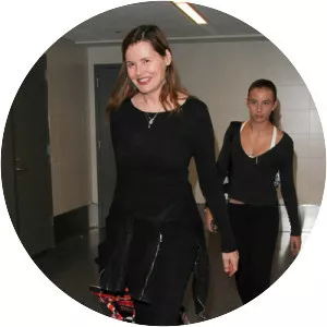 Alizeh Keshvar Davis Jarrahy