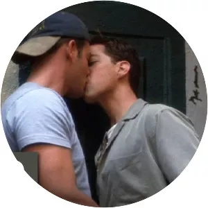 All Over the Guy - 2001 ‧ Indie film/Romance ‧ 1h 35m