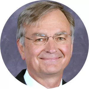 Allen U. Lenzmeier - Executive