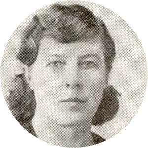 Alma Ostra-Oinas - Journalist