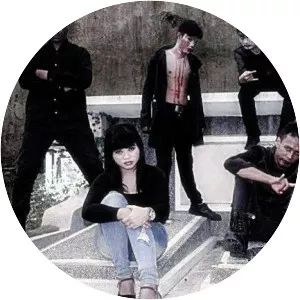 Almond Pheuz - Musical group