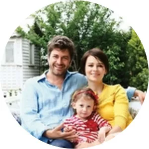 Alona Ataberk photograph