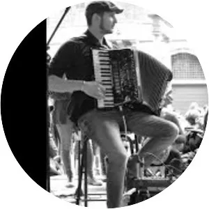 Alzamantes - Musical artist