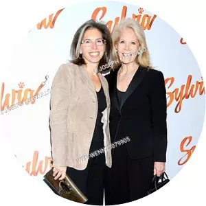 Amanda Roth Salzhauer - Daryl Roth's daughter