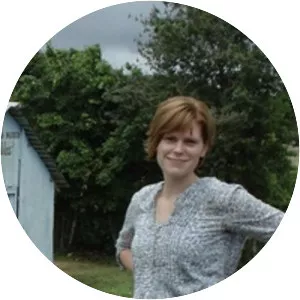 Amara Solari - Author