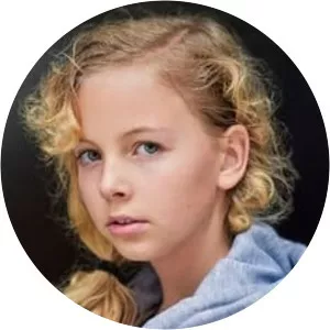 Amely Trinks - Actress