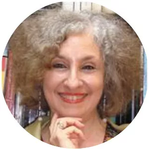 Amina Okada - Author