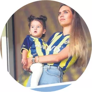 Amine Gülşe Özil - Turkish actress