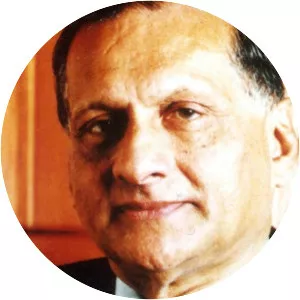 Amir Bhatia, Baron Bhatia