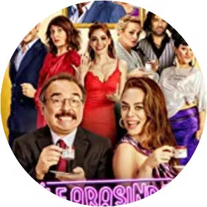 Among Family - 2017 ‧ Comedy ‧ 2h 5m