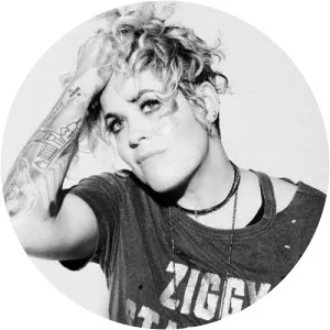 Amy Wadge - Singer-songwriter
