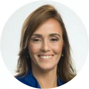 Ana Cláudia Oliveira da Nóbrega Vital . . .