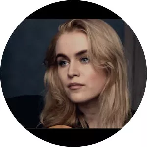 Ana Zhdanova Musician