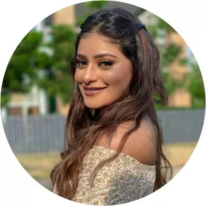 Anam Darbar - YouTuber ‧ Ismail Darbar's daughter