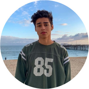 Andrew Davila - YouTuber