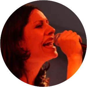 Anett Czutor - Singer