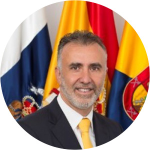 Ángel Víctor Torres