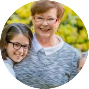 Angéla Császár (Császár Angela)