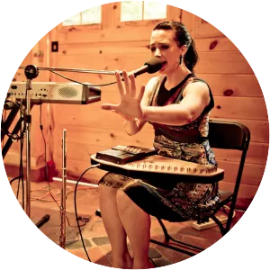 Angela Sheik - Singer