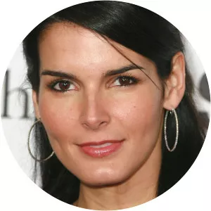 Angie Harmon