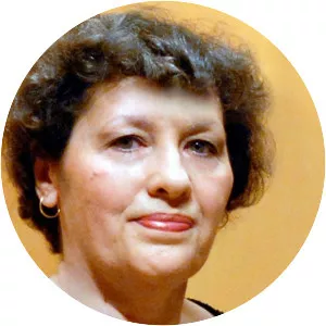 Ani Schnarch - British-Romanian Violinist