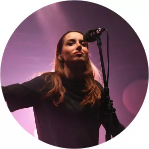 Ania Leon