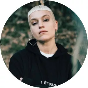 Anna Bulbrook - Musical artist