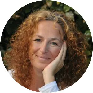 Anna Cavelius - Author