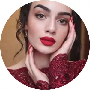 Anna Egoyan - YouTuber