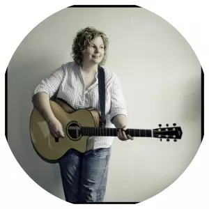 Anna Massie - Musician