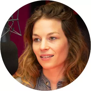 Anna Rossinelli - Swiss singer-songwriter