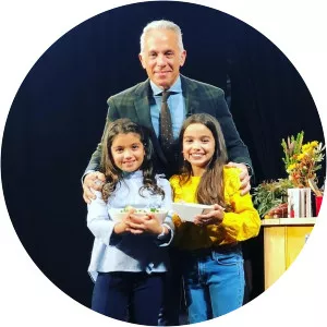 Anna Zakarian - Geoffrey Zakarian's daughter