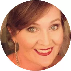 Annalisa Daughety - Author